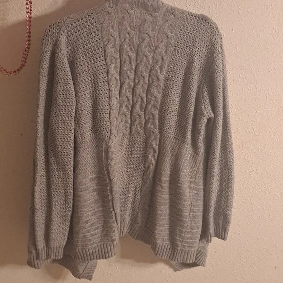 LoveStich Sweater - Picture 3 of 5